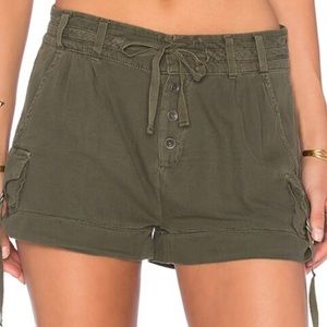 Free People light weight  Boho Cargo shorts.😍